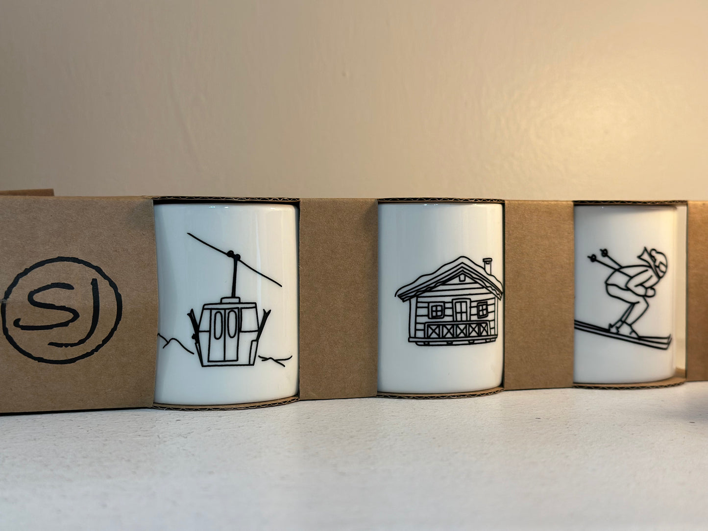 6 Mini Mugs ( Un petit café au sommet)